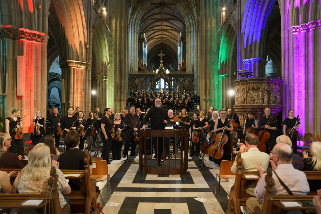 Orchestra being applauded after the Gala concert
